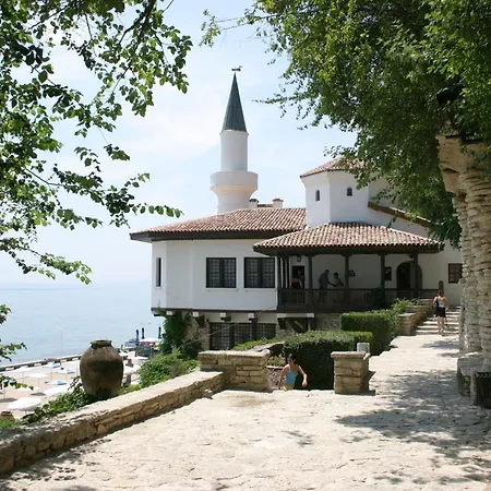 Beachside Bliss By Mery -balchik Baltjik